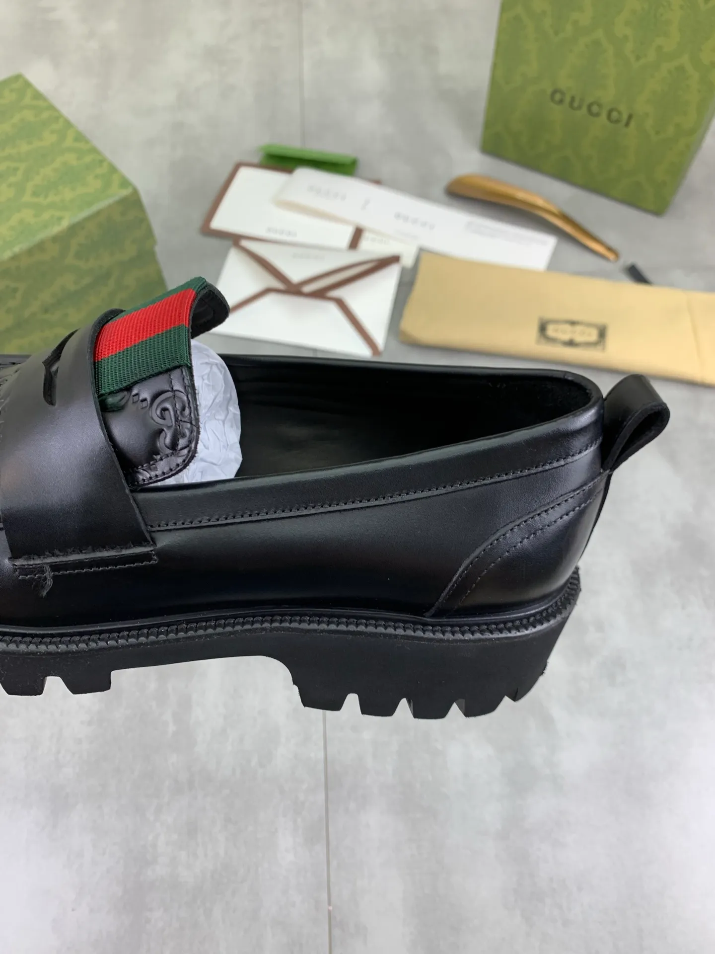 Factory price P840 💰💎💎💎Top version (original foam outsole) Brand: [GUCCi] Gucci's new business formal casual leather shoes Standard code: Men's size 39–45 (38 needs to be customized) Grade: Same style as the official website Original order quality Materials: Original open-edge beaded calfskin Water-dyed cowhide lining Original lightweight foam outsole Style category: Men's fashion Formal casual leather shoes, slip-on men's shoes series, young and fashionable, European and American trends, British style, casual matching, comfortable feet, color: multiple colors available, actual picture
